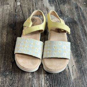 Cat and jack adorable girls sandals